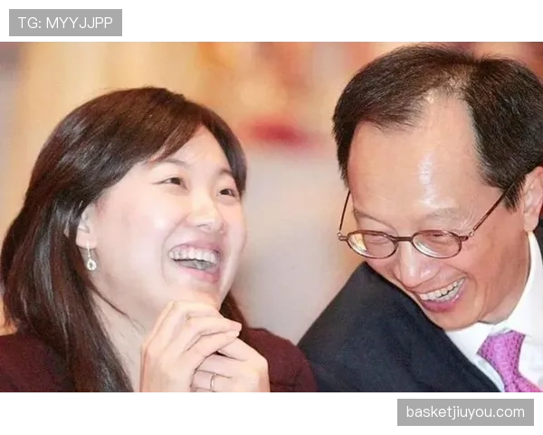 伏明霞随手一张家照，豪气得让我这个月工资都像零头
