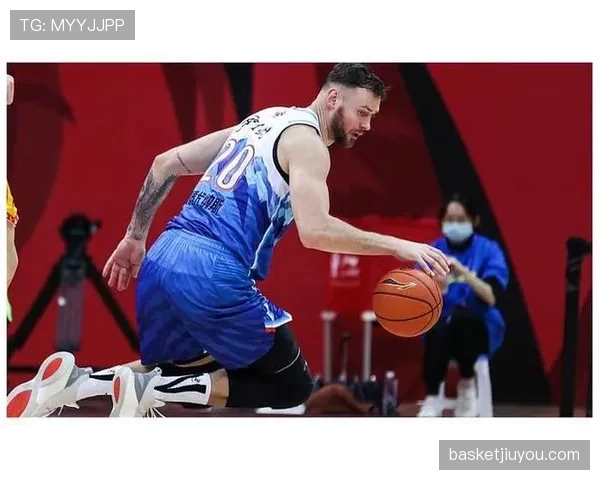 诺阿挡拆制造错位提升防守强度显著拉开球队空间